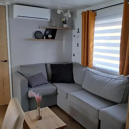 Joli Mobilhome 8 Pers Climatise Ca62 Vias